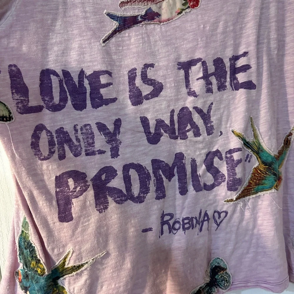 Magnolia Pearl Lavender Pink Mixed-Color Graphic Embroidered Short Sleeve Top - Picture 4 of 4